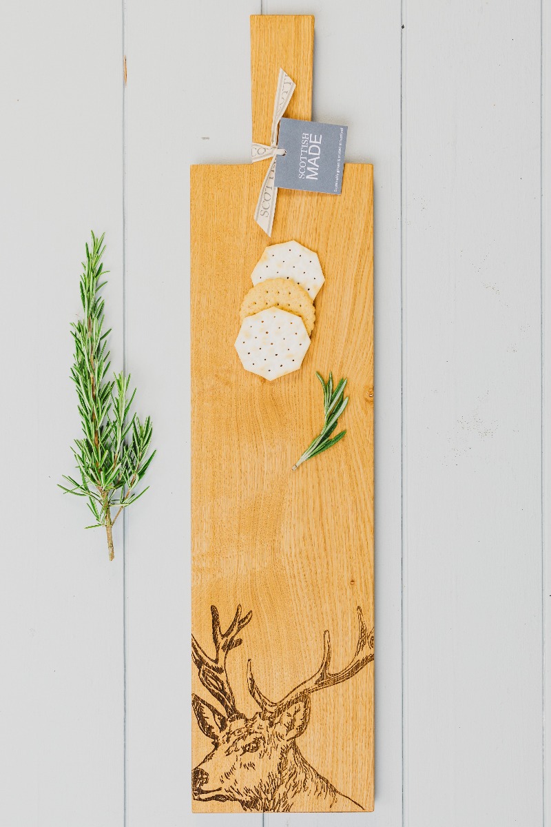 Hirsch | Long Paddle- Servierbrett aus Eiche