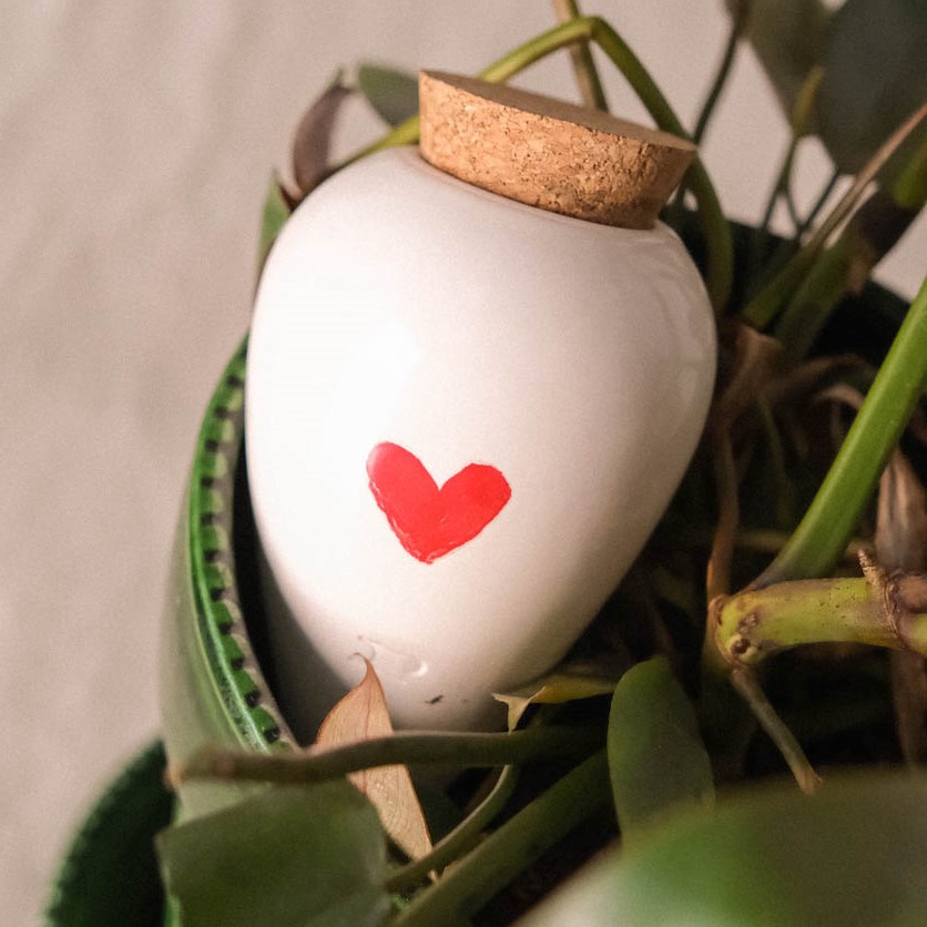 Olla - weiß mit rotem Herz | von Pepin | handgefertigt in Portugal