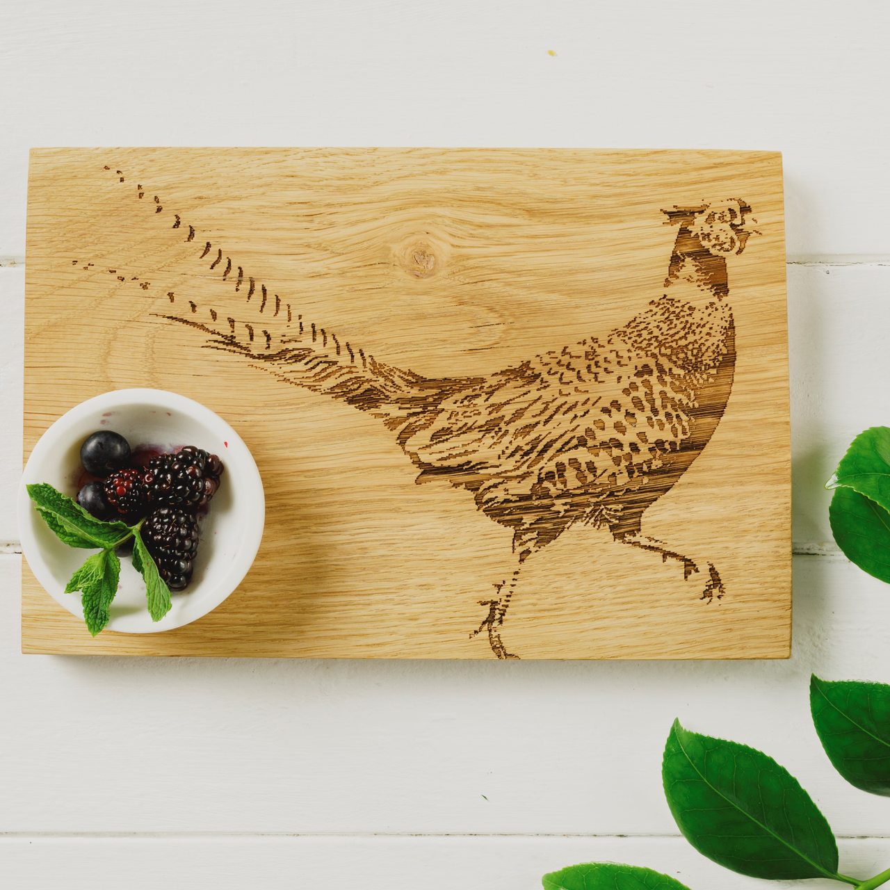 Scottish Made:  Servierbrett aus Eiche mit Motiv Fasan