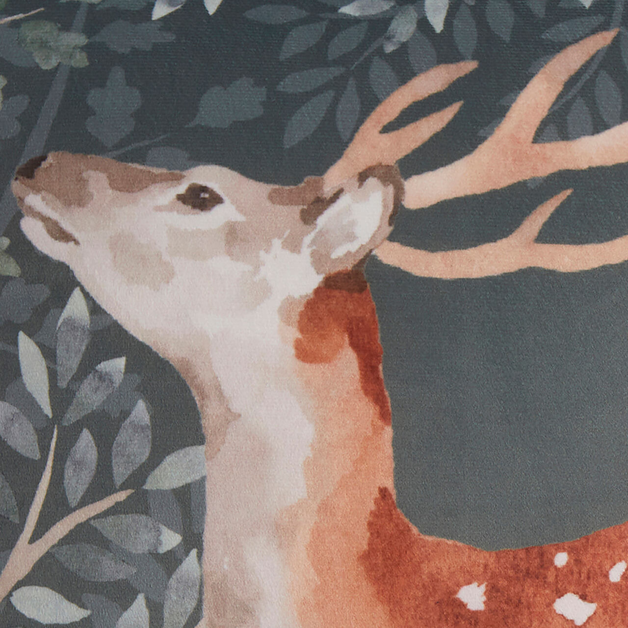 Waldtiere, grün | Kissenhülle von Dreams & Drapes | Ulster Weavers