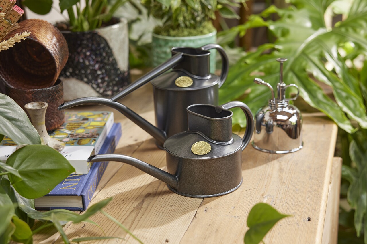 Haws Pot Waterer 1 + 2 Pint | Zimmergießkanne Graphit