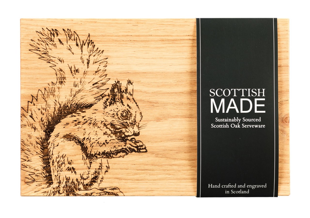 Servier- & Schneidebrett Eichhörnchen | Scottish Made für Selbrae House