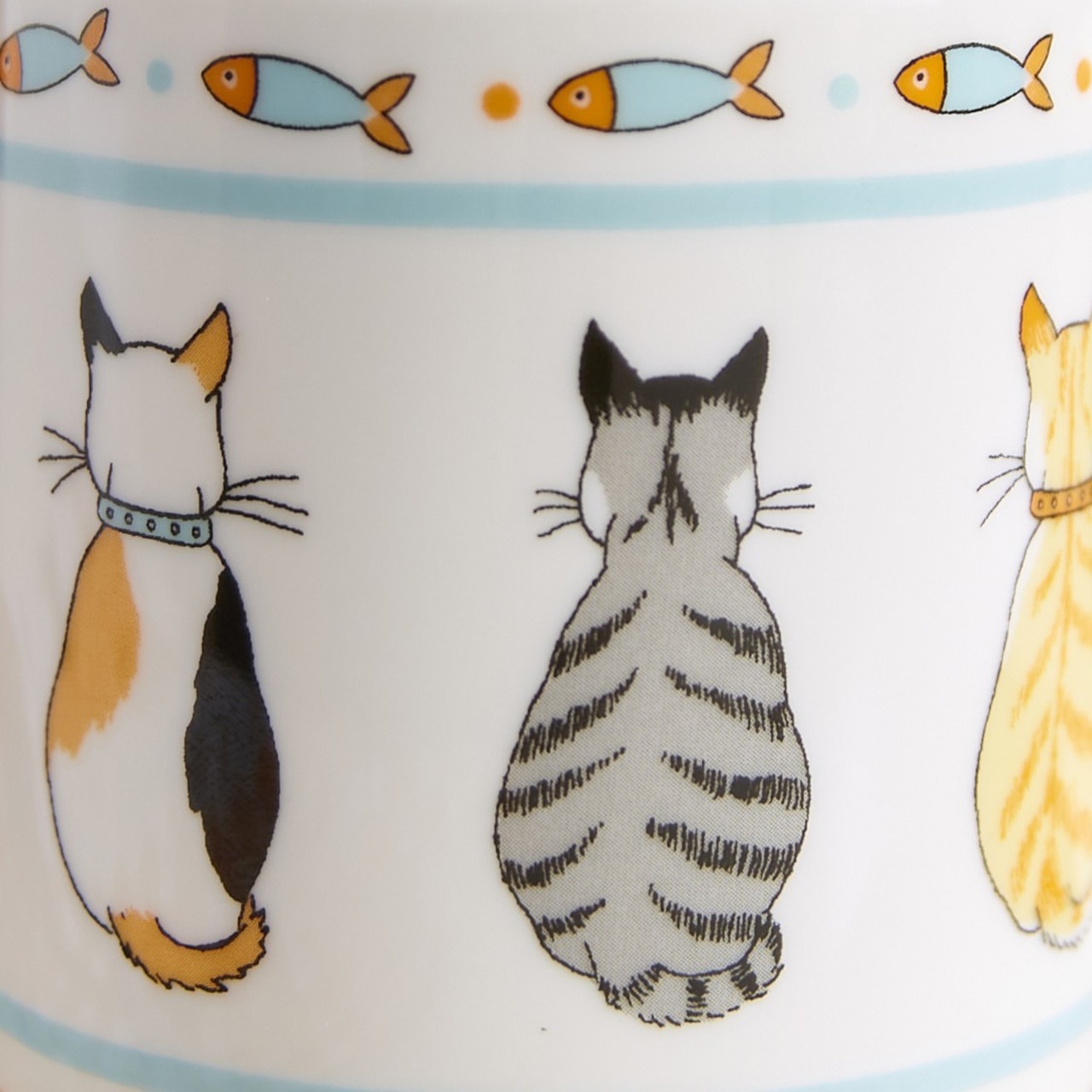 Ulster Weavers Tasse aus New Bone China Porzellan Motiv "Cats in Waiting" - Wartende Katzen | im Detail - mit der Fisch-Bordüre am Rand