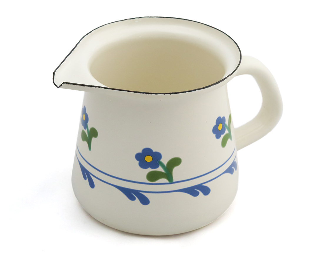 Emaillekännchen mit Blümchendekor