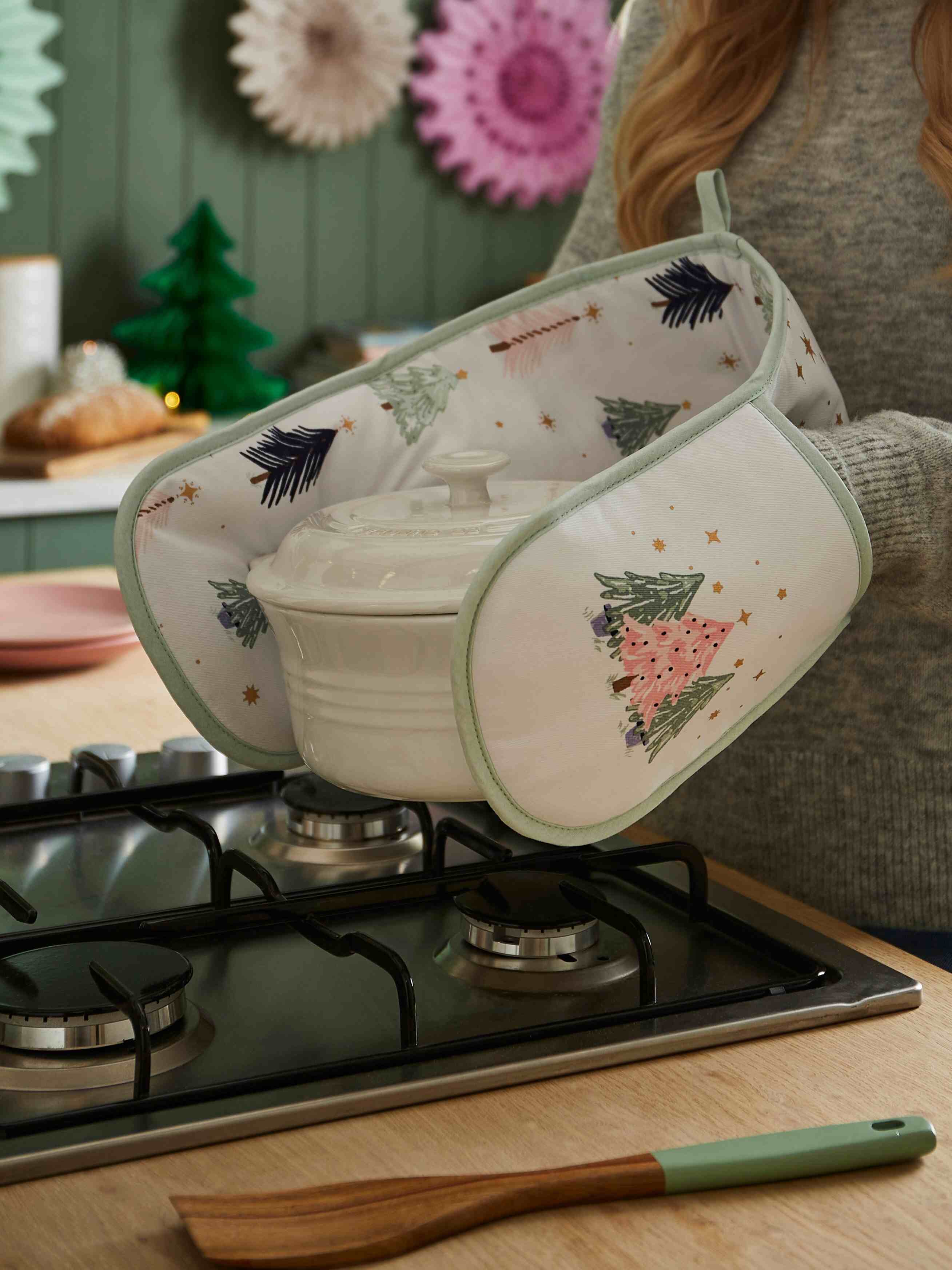 Doppelter Ofenhandschuh | Frosty Trees | von Ulster Weavers