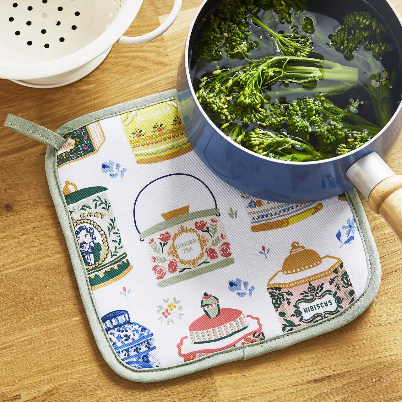 Ulster Weaves Topflappen, Design Tea Tins - Teedosen