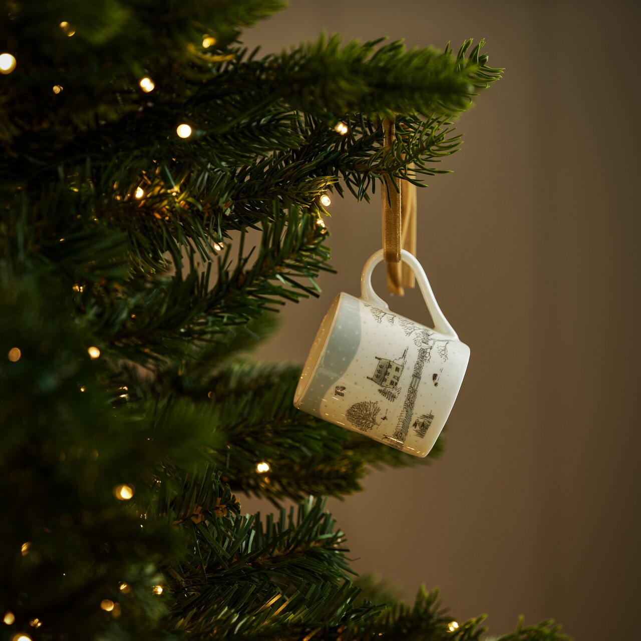 Weihnachtsschmuck | Mini-Tasse | Design Snowy Cottage | von Sophie Allport