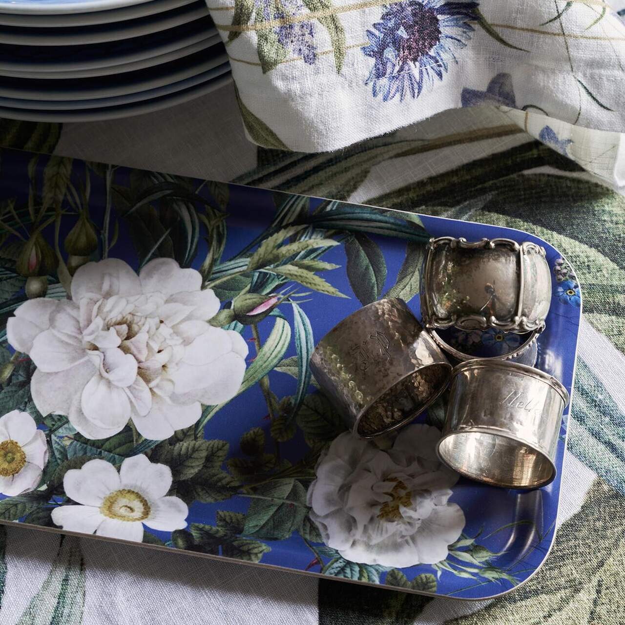 Schmales Serviertablett | nachhaltiges Birkenholz - lebensmittelecht beschichtet | hergestellt in Europa