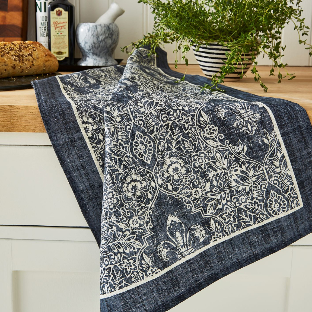 Geschirrtuch Französische Lilie